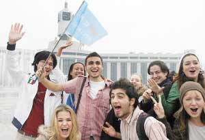 �׸���������������������������������Ϸǡ�������20������ҵ�230��������ο��˳��ص������۹⳵