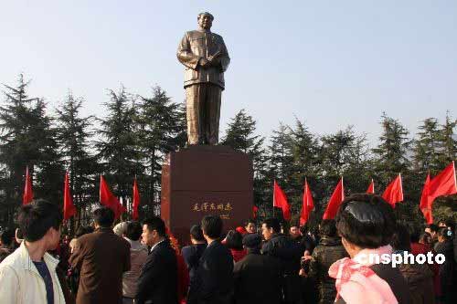 ��ɽë�󶫹㳡���¿��� ����ë����������ο�